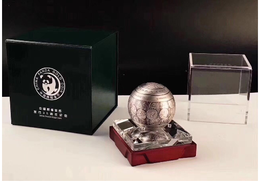 中国熊猫35周年纪念银摆件